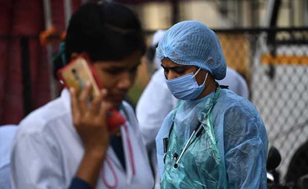 दिल्ली में पिछले 24 घंटे में कोरोना के 20 हजार से अधिक मामले, 17 मौतें दर्ज, संक्रमण दर 23 फीसदी दिल्ली में पिछले 24 घंटे में कोरोना के 20 हजार से अधिक मामले, 17 मौतें दर्ज, संक्रमण दर 23 फीसदी